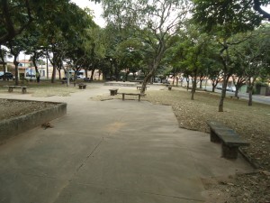 AVENIDA 54-A RUA 10 E 11-JB JD BANDEIRANTES DSC08861