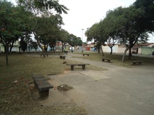 AVENIDA 54-A RUA 10 E 11-JB JD BANDEIRANTES DSC08862