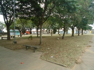 AVENIDA 54-A RUA 10 E 11-JB JD BANDEIRANTES DSC08873